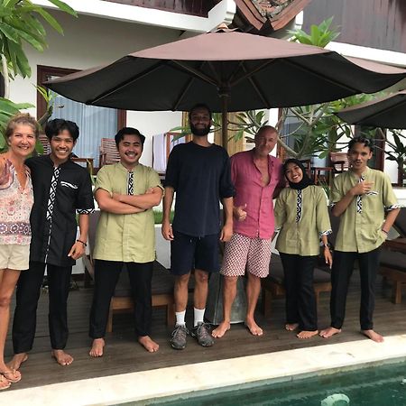 The Local Are Guling Villa Kuta  Exterior photo
